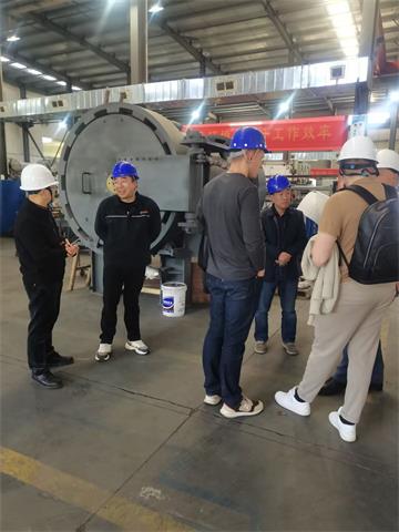 Los clientes extranjeros visitan Carbide in situ