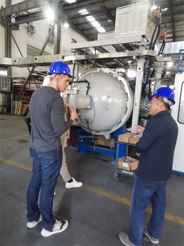 Los clientes extranjeros visitan Carbide in situ